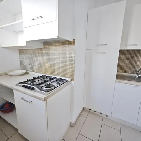 Cozy Beachside Vacation Flat In Lignano *