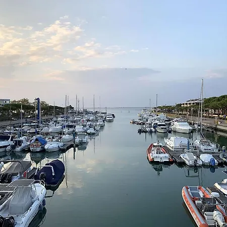 Cozy Beachside Vacation Flat In Lignano Λινιάνο Σαμπιαντόρο